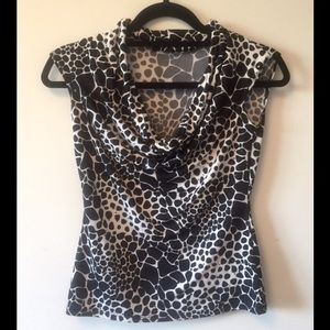 - 🔥3FOR$30🔥 Sleeveless cowlneck black & whit…